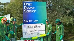 drax-greenwashers-600m-cheque_lores
